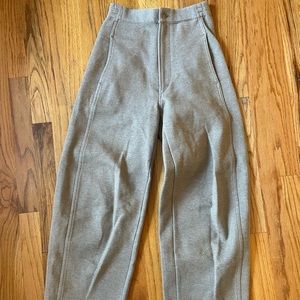 Uniqlo U Women’s Wide Leg Curved Trouser Jersey Pants Sz XS Tan